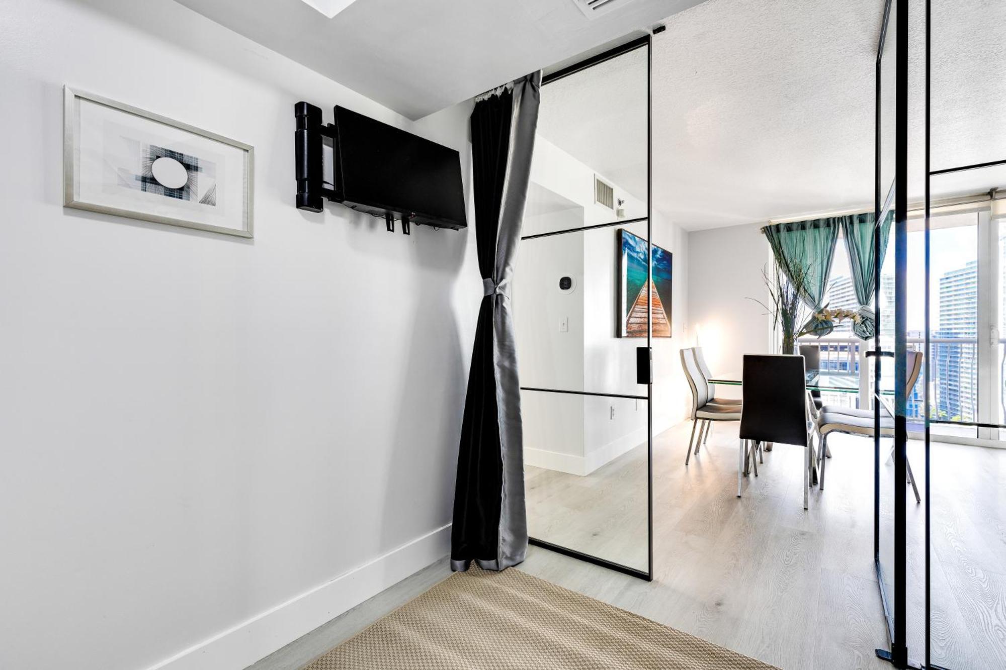 Upscale Brickell 3 Bedroom With Water Views And Free Parking 迈阿密 外观 照片
